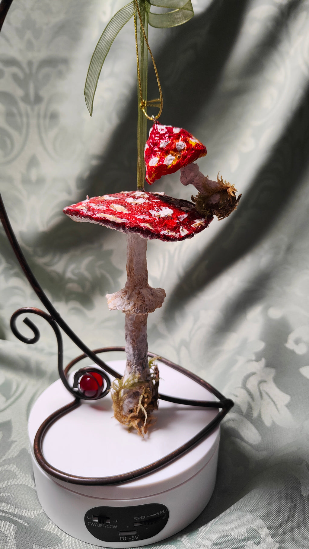 Narrische Schwammerl/Rote Fliegenpilze aus Pappmaché zum Aufhängen (naturalistische Darstellung der Fliegenpilze aus dem Spessart)