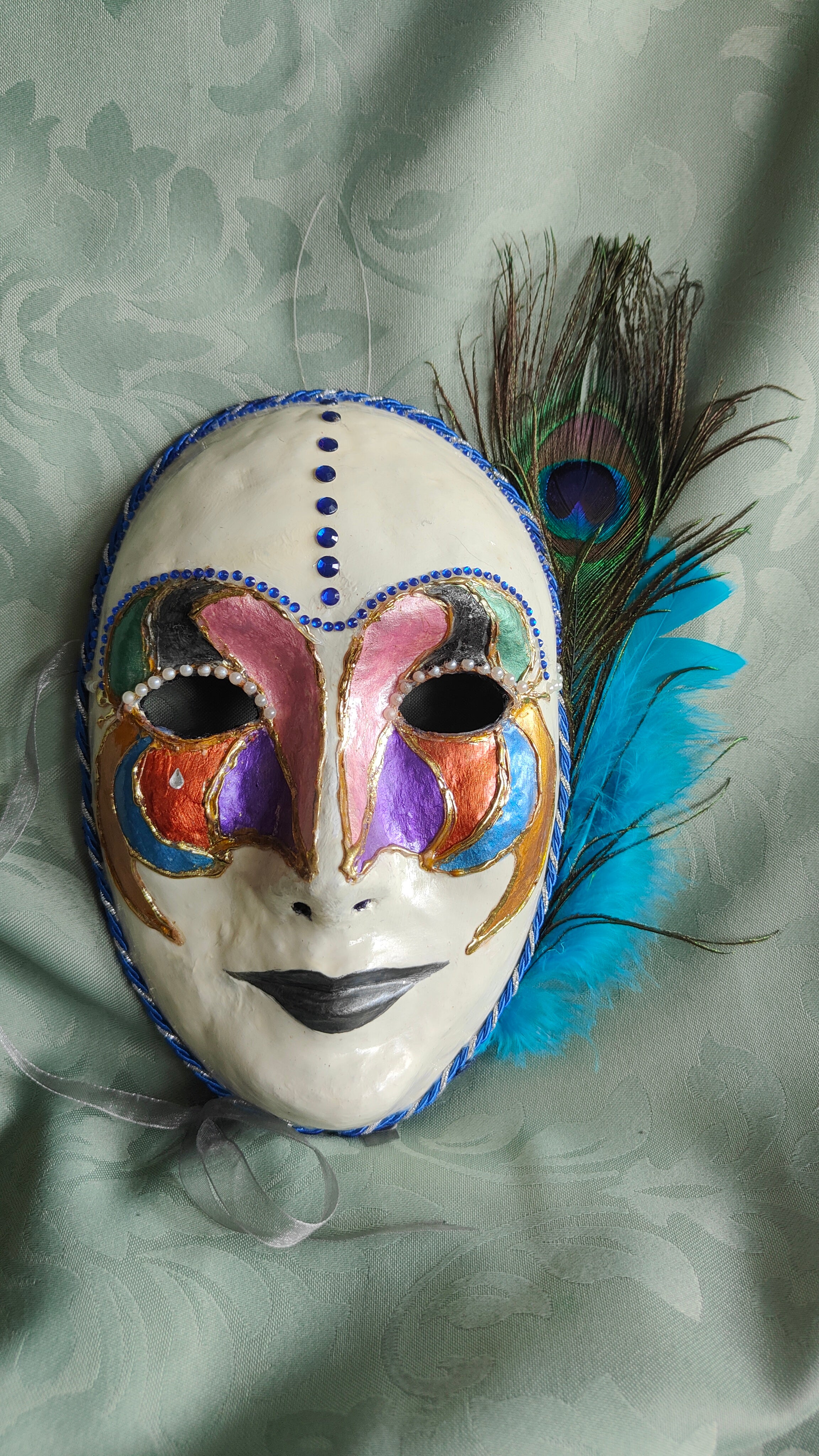 Maske "Die Persona des Pfaus"