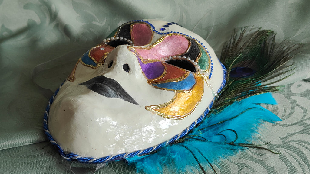 Maske "Die Persona des Pfaus"