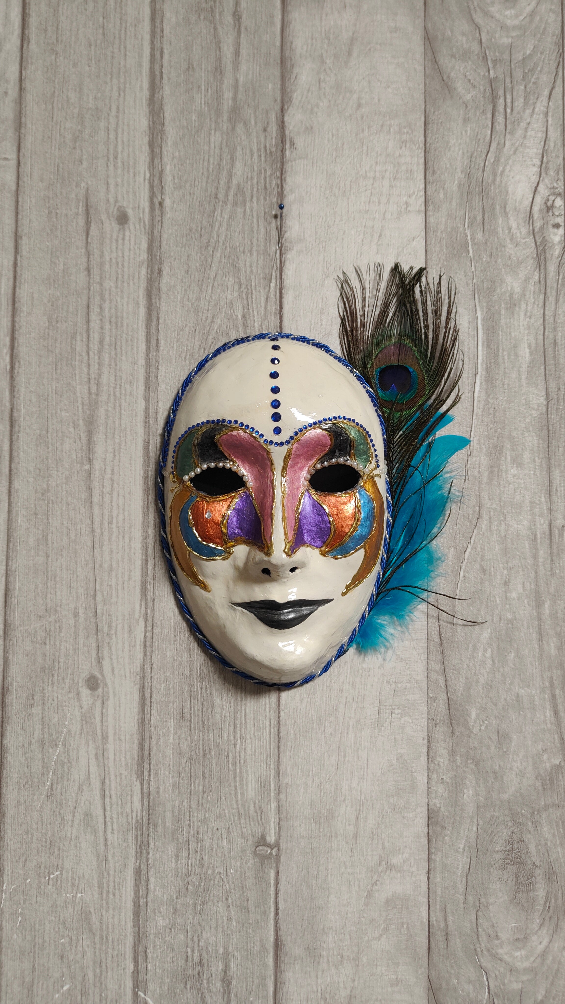 Maske "Die Persona des Pfaus"