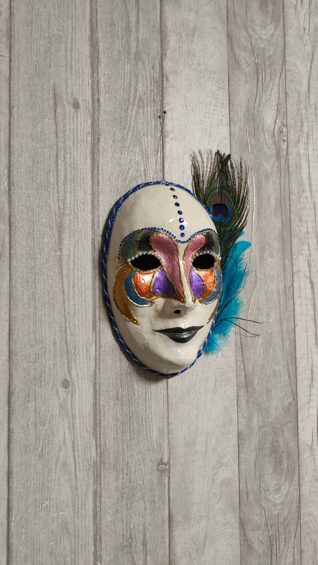 Maske "Die Persona des Pfaus"