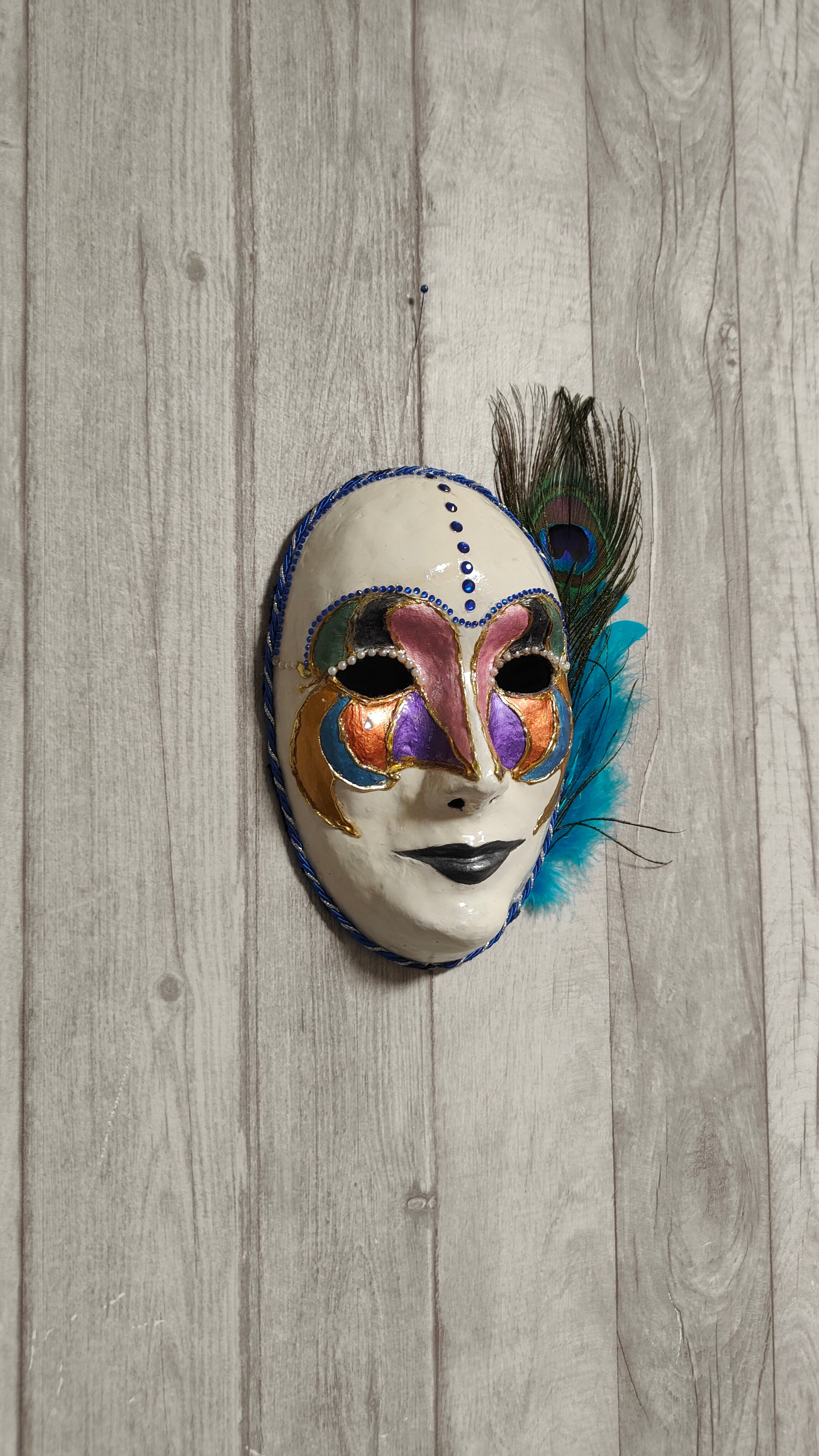 Maske "Die Persona des Pfaus"