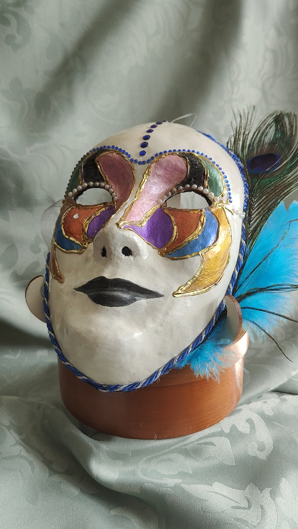 Maske "Die Persona des Pfaus"