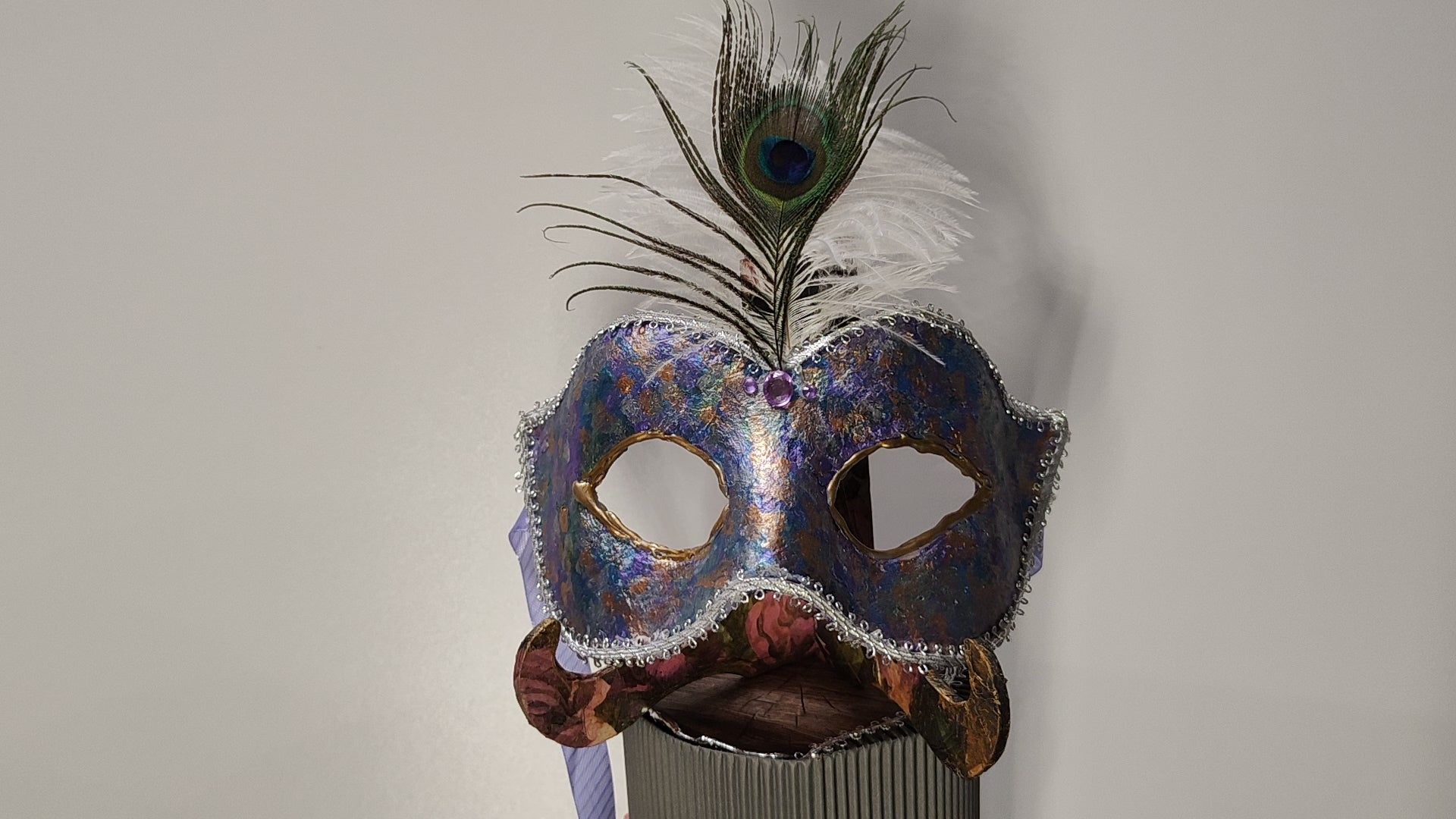 Halbmaske "Celestia" – Ein Hauch von Unendlichkeit