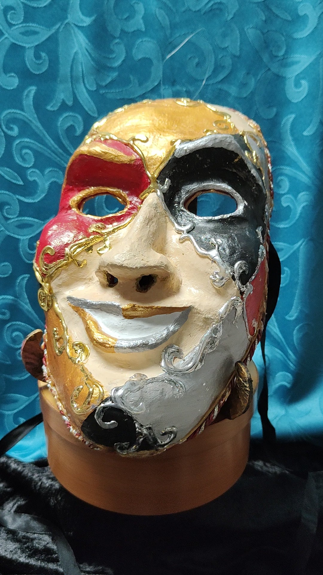 Maske "Trickster“ (Der Herr)