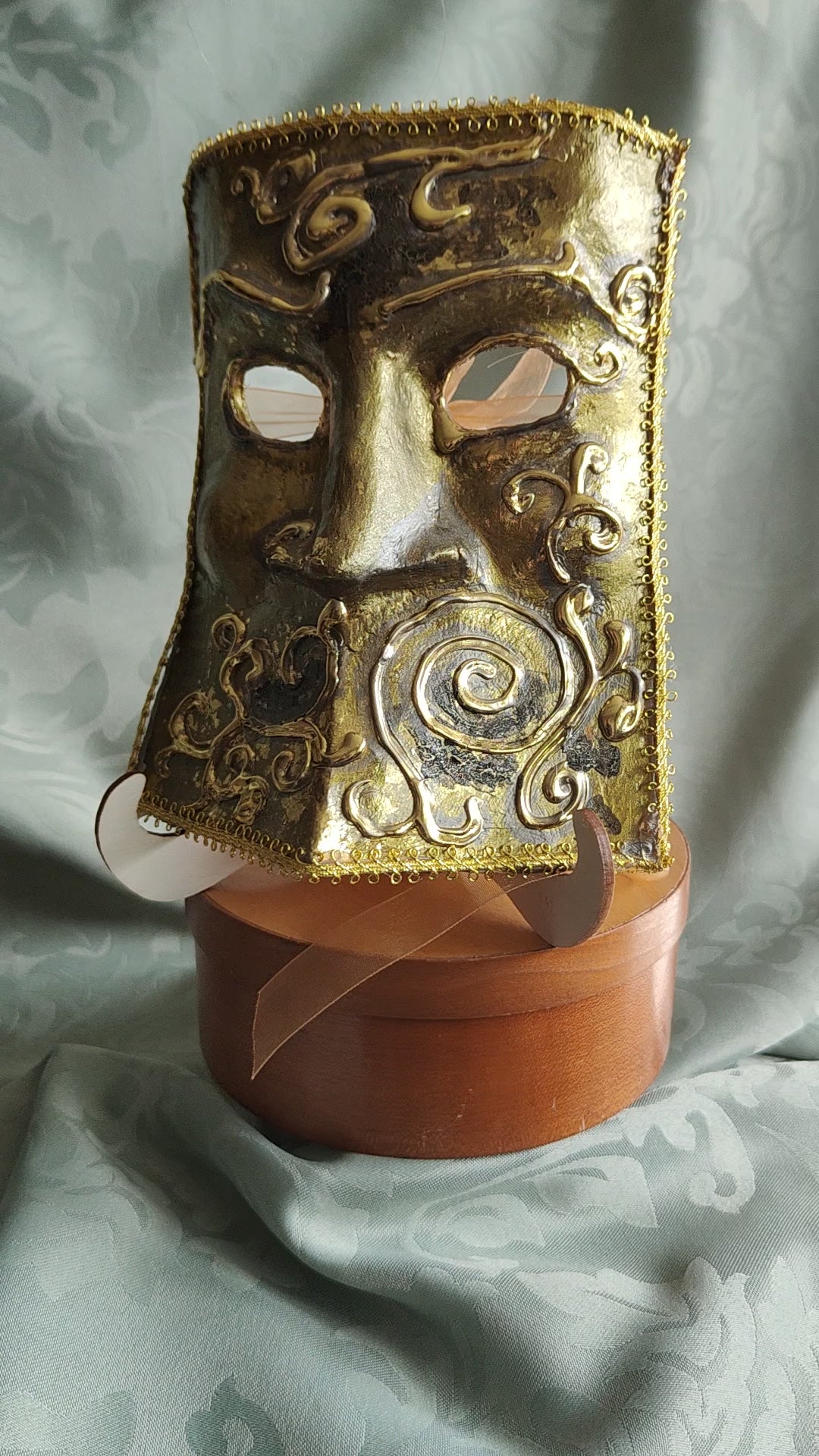 Maske "Die Träne des Midas"